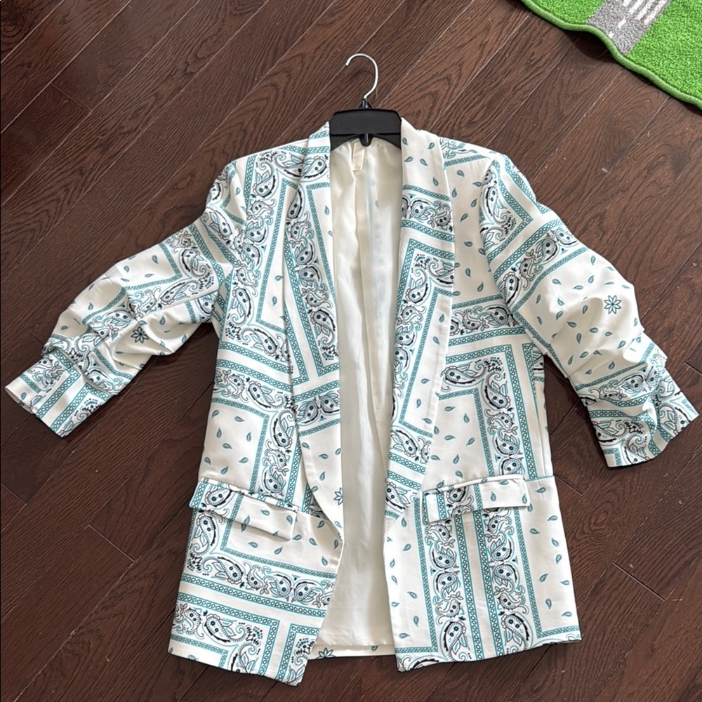 COPY - Bandana Patterned Cream and Green / Blue Blazer size Medium M